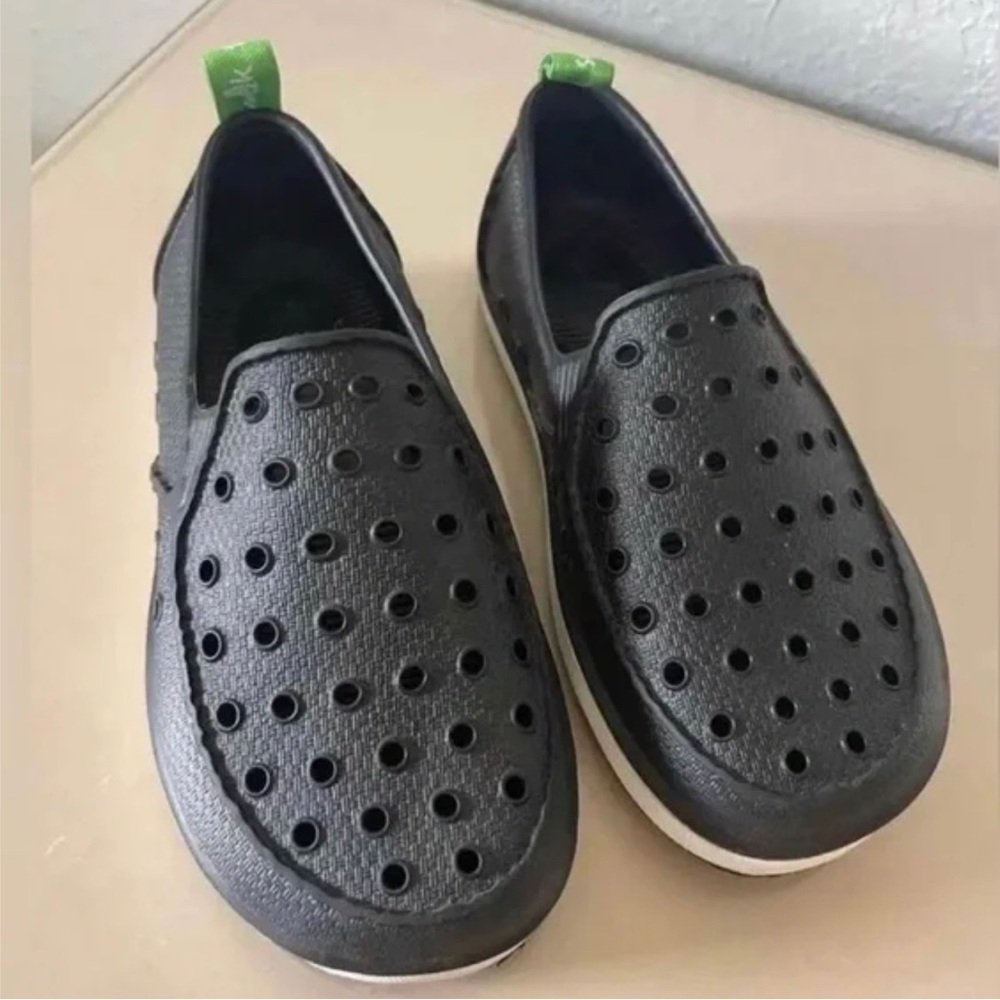 Sanuk Little Kids Boys Size 12 Black Shoes Waterproof Loafers EUC Summer Travel